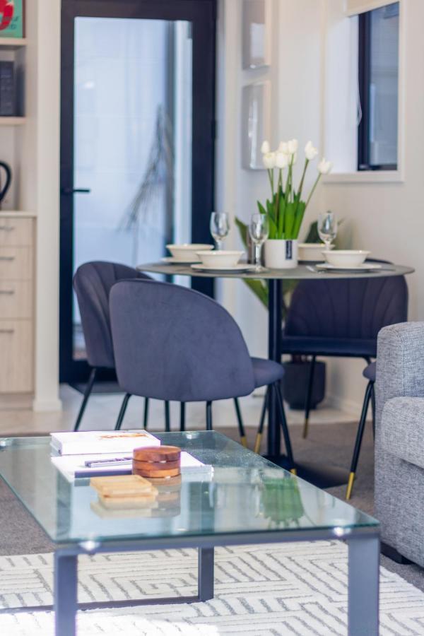 Central City Awaits 2 Bed 2 Bath With Carpark Christchurch Zewnętrze zdjęcie
